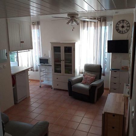 Albasud - Appartement Meuble Avec Terrasse - Salses Le Chateau 66 Екстер'єр фото