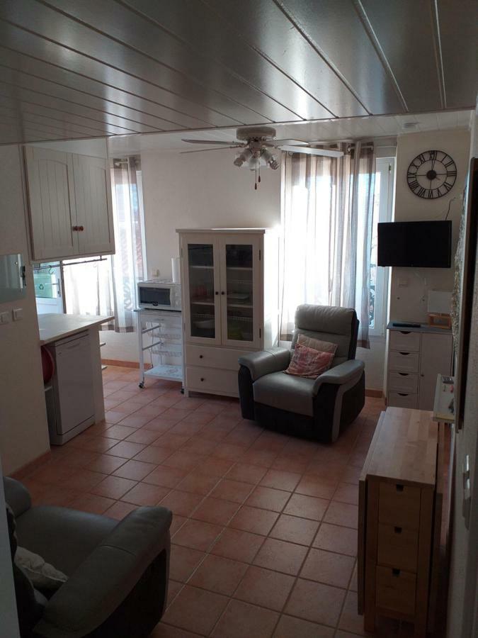 Albasud - Appartement Meuble Avec Terrasse - Salses Le Chateau 66 Екстер'єр фото